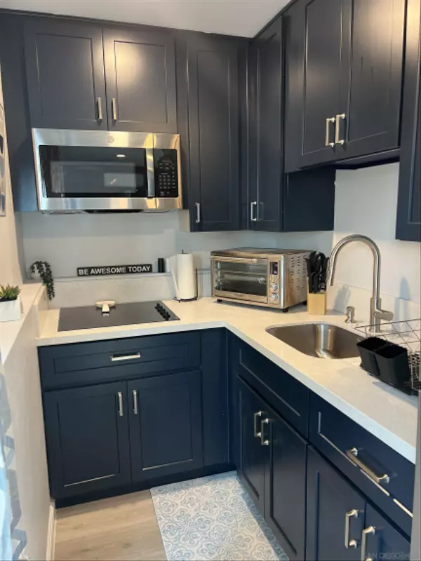 San Diego, CA 92119,8459 Tommy Dr. (Studio)