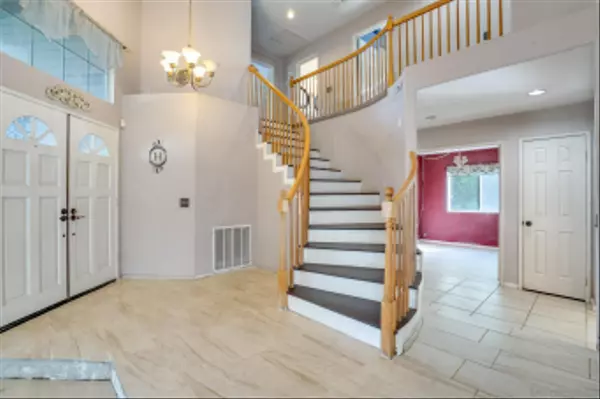 Corona, CA 92883,13219 Gold Rush Dr