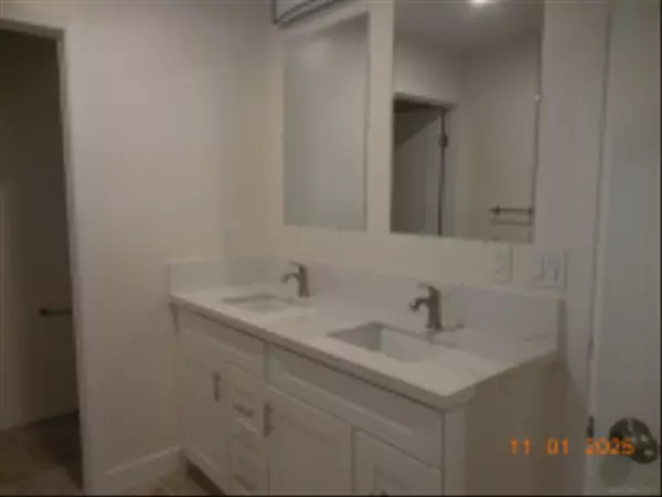 San Diego, CA 92117,5276 Channing Street