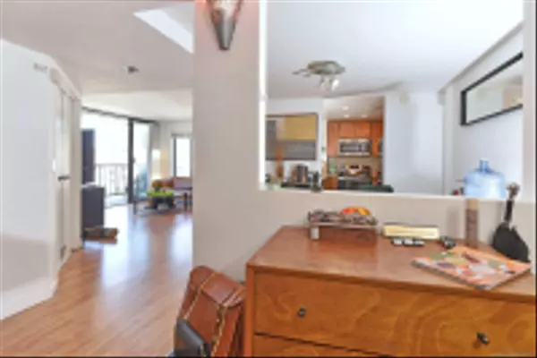 San Diego, CA 92101,1514 7Th Ave #303