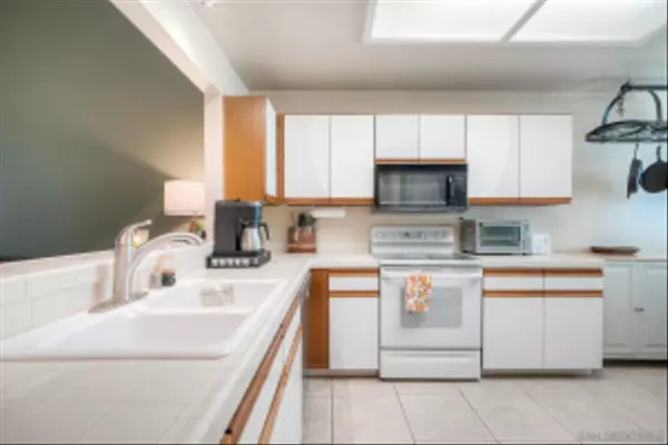 Escondido, CA 92026,29414 Circle R Greens Drive