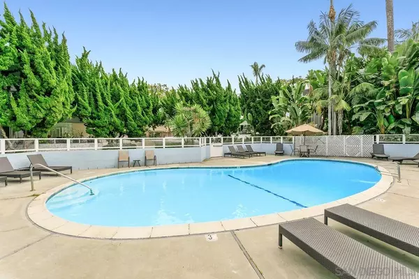 La Jolla, CA 92037,2352 Torrey Pines rd #5