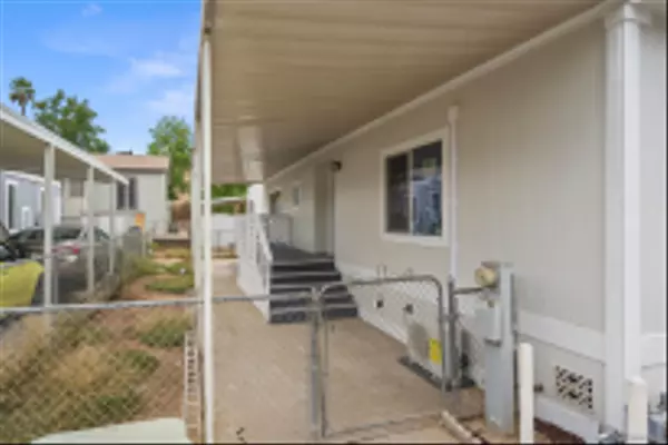 El Cajon, CA 92021,13655 Highway 8 Business #SPC 24