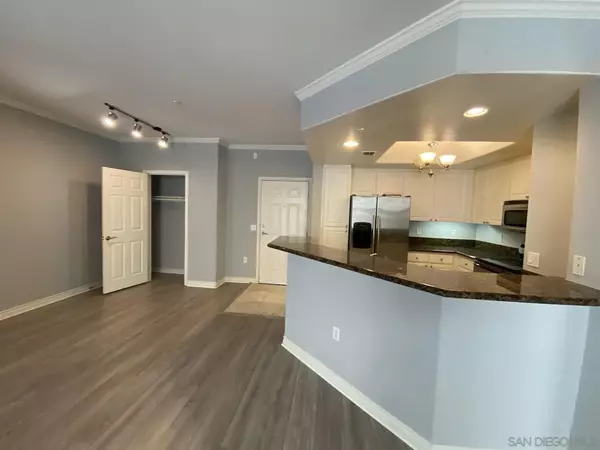 9293 Regents Rd, La Jolla, CA 92037