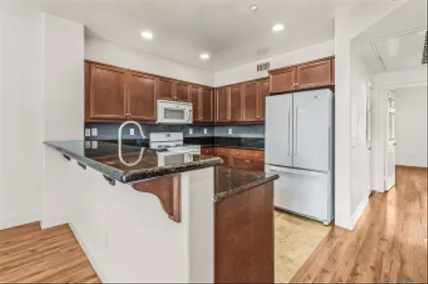 San Diego, CA 92105,5447 Soho View Ter