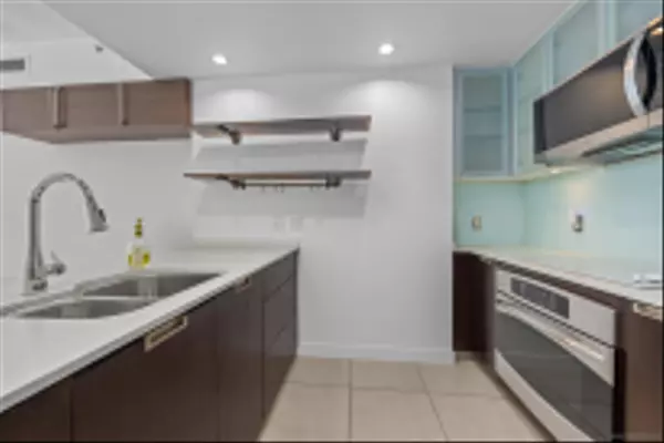 San Diego, CA 92101,1441 9th Ave #210