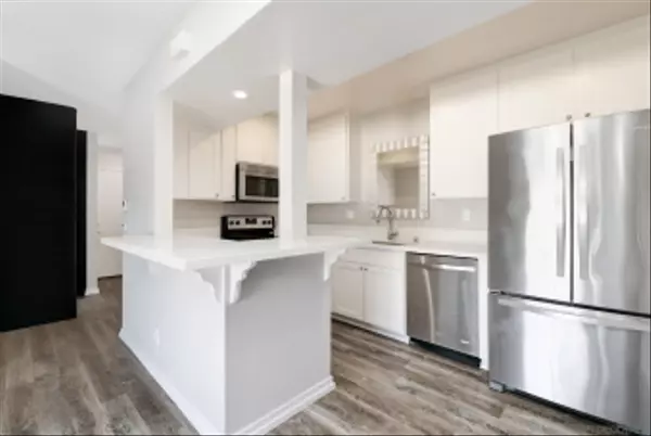 San Diego, CA 92120,6775 Alvarado Rd #21