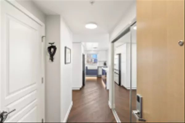 San Diego, CA 92101,555 Front St #1302