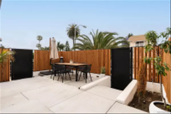 San Diego, CA 92102,2945 B St