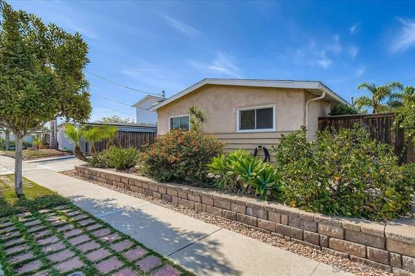 San Diego, CA 92117,4654 Cheshire Street