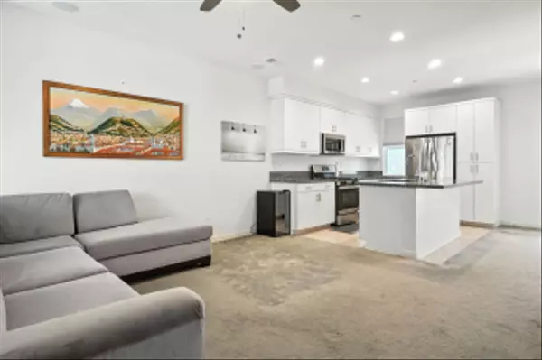 Chula Vista, CA 91915,2275 Element Way #4