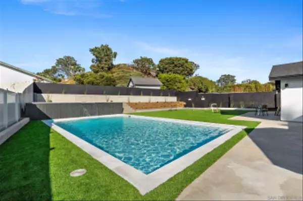 Cardiff, CA 92007,1110 Sea Village Dr