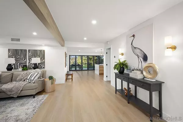 San Diego, CA 92122,4612 Benhurst Avenue