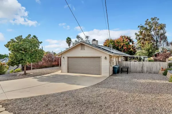 Ramona, CA 92065,392 D St