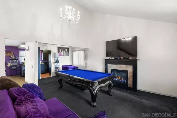 Vista, CA 92083,595 Copper Dr.