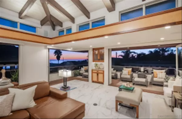 Carlsbad, CA 92008,187 Cherry Ave