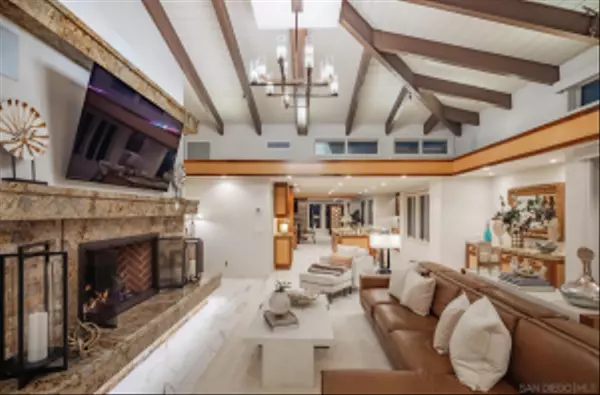 Carlsbad, CA 92008,187 Cherry Ave