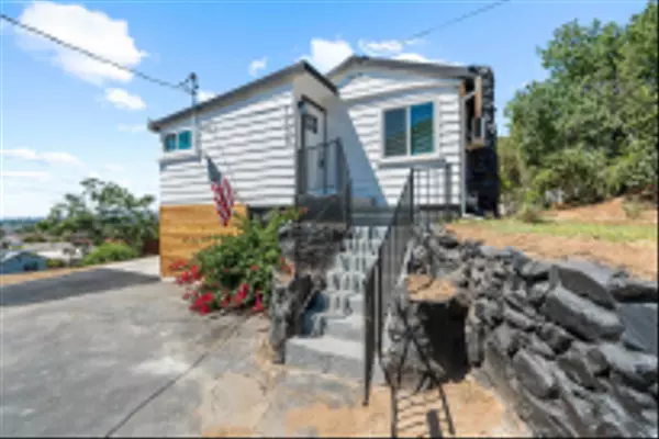 El Cajon, CA 92019,1730 Vista Del Valle Blvd #1 - ROOM FOR RENT in 3 BR House