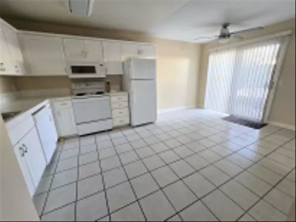 Escondido, CA 92025,525 N Beech St #23