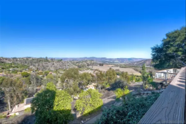 Escondido, CA 92025,2848 Sunset Hills