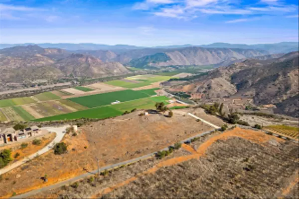 Escondido, CA 92025,15840 Highland Valley Rd #276-030-20-00