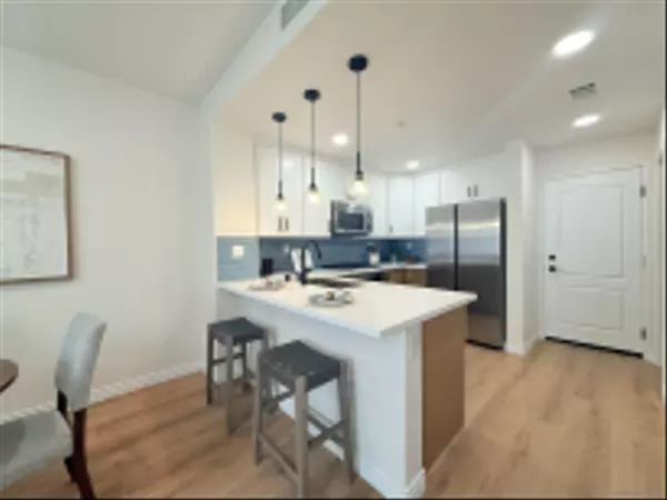 San Diego, CA 92127,17070 Calle Trevino #5