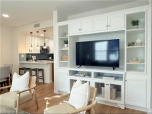 San Diego, CA 92127,17070 Call Trevino #5