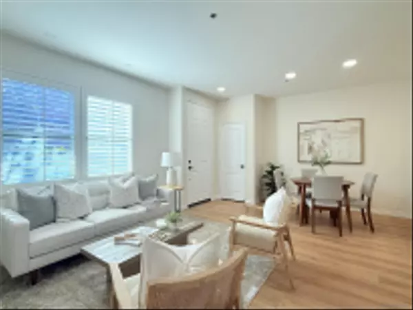 San Diego, CA 92127,17070 Calle Trevino #5