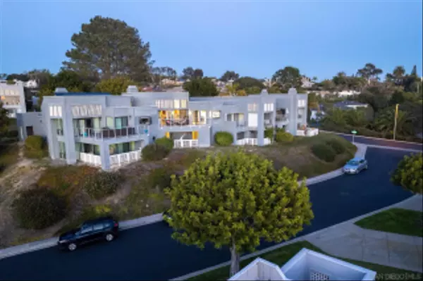 Del Mar, CA 92014,1060 America Way