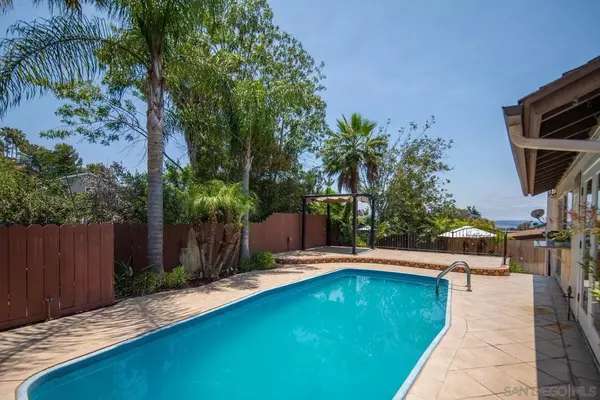 San Diego, CA 92117,4135 Huerfano Ave