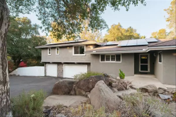 Poway, CA 92064,13664 Jack Rabbit Rd