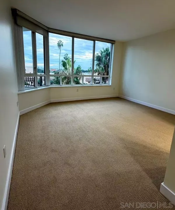 San Diego, CA 92101,700 W Harbor Dr #404