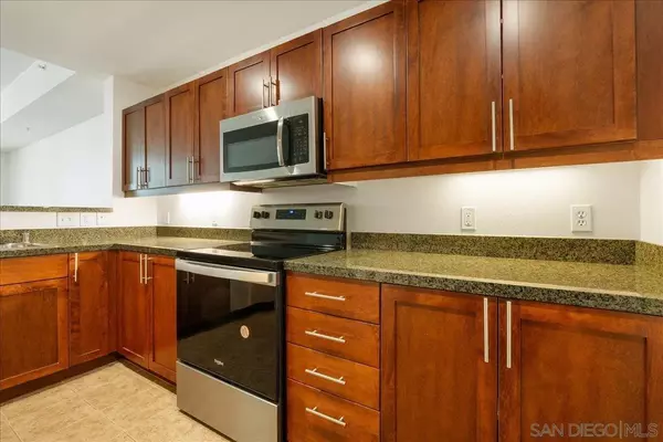 San Diego, CA 92101,206 Park Blvd #601