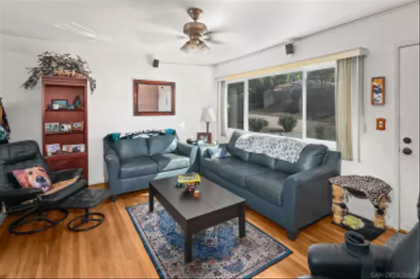 La Mesa, CA 91941,3650 Niblick Dr