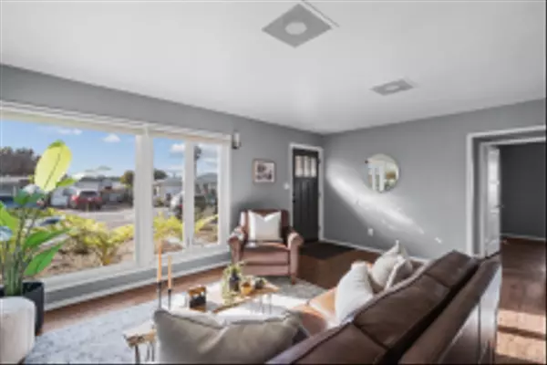 San Diego, CA 92115,4039 Hope St