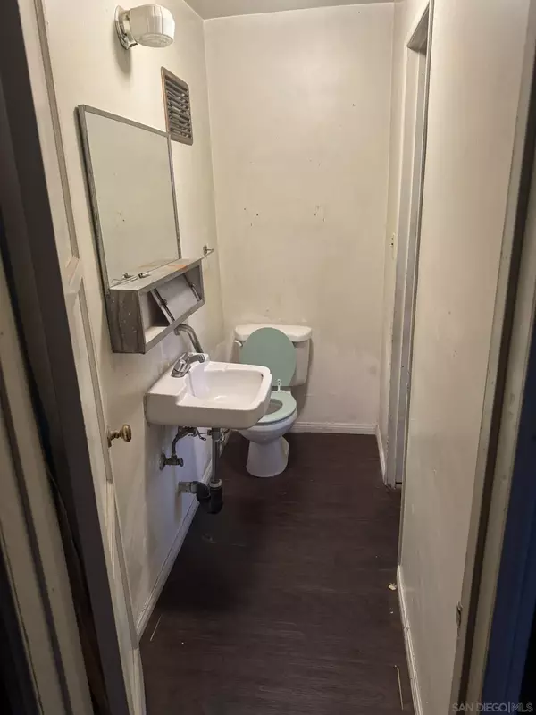 San Diego, CA 92114,866 Merlin Dr