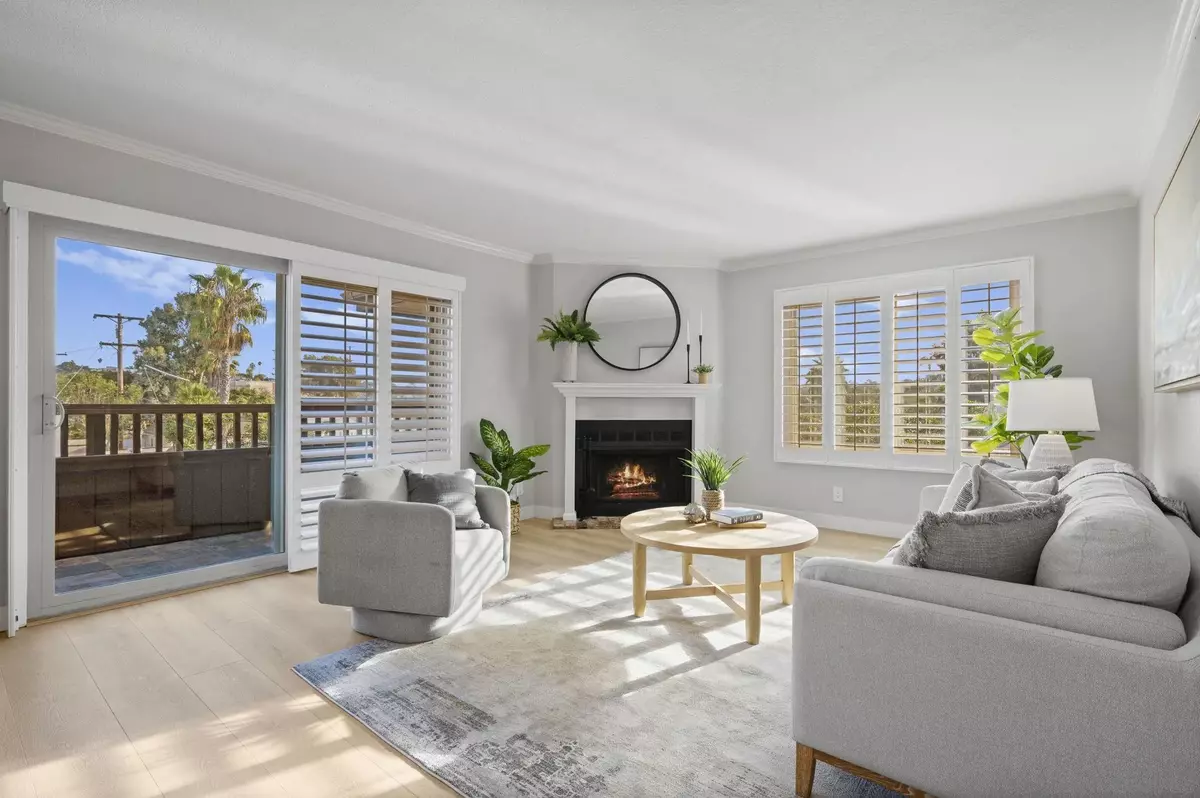 San Diego, CA 92107,3763 Udall St #404