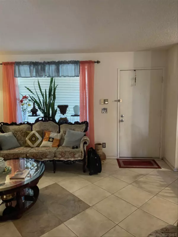 San Diego, CA 92139,7483 Tooma #B