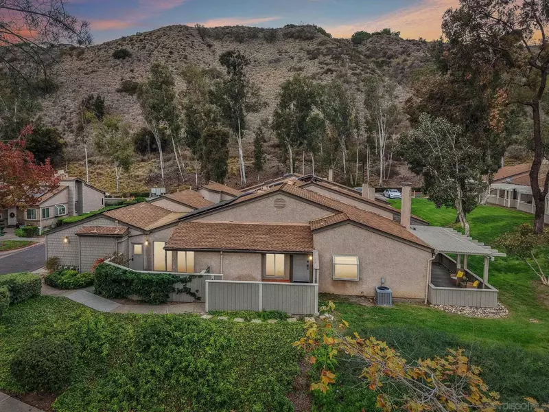 5617 Adobe Falls Rd #D, San Diego, CA 92120