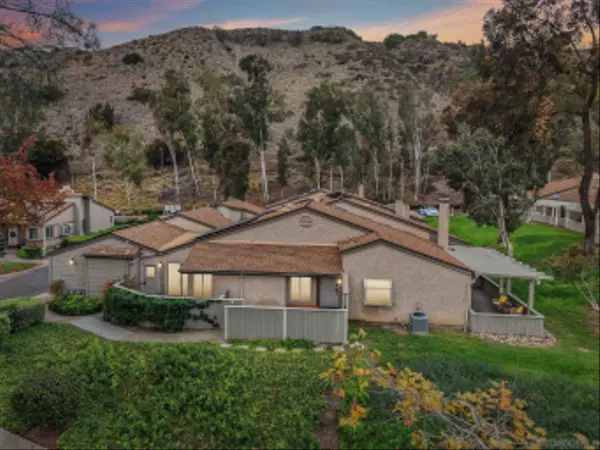 5617 Adobe Falls Rd #D, San Diego, CA 92120