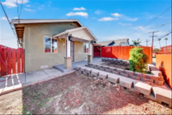 San Diego, CA 92105,4221-23 Dwight St.