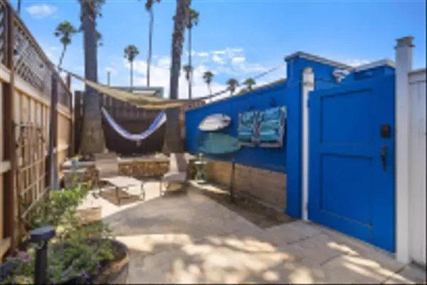 San Diego, CA 92107,5123 Lotus St