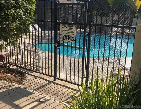 La Jolla, CA 92037,3312 Caminito Eastbluff #128