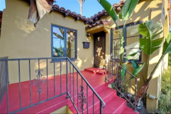 San Diego, CA 92102,2858 E St