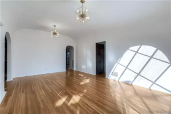 San Diego, CA 92102,2858 E St