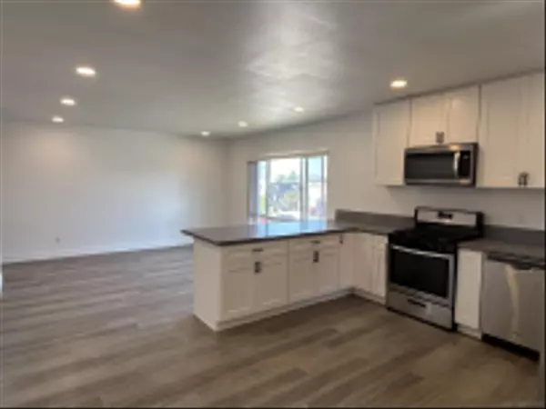 San Diego, CA 92109,2006 Diamond St #12