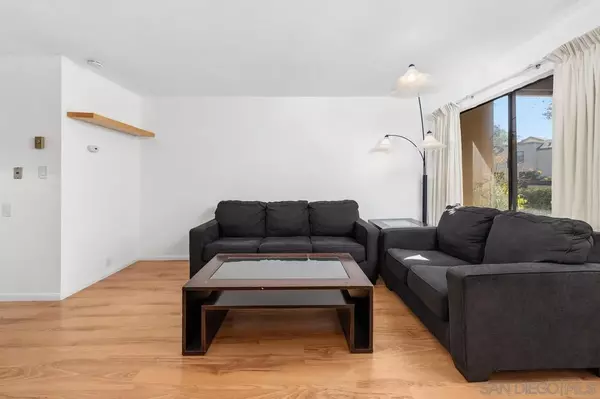 La Jolla, CA 92037,3205 Via Alicante #11