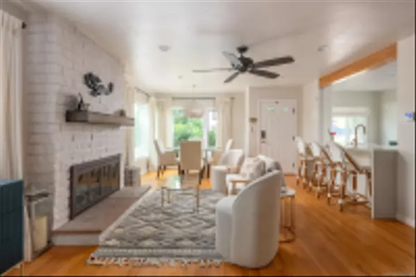 San Diego, CA 92106,3435 Udall St