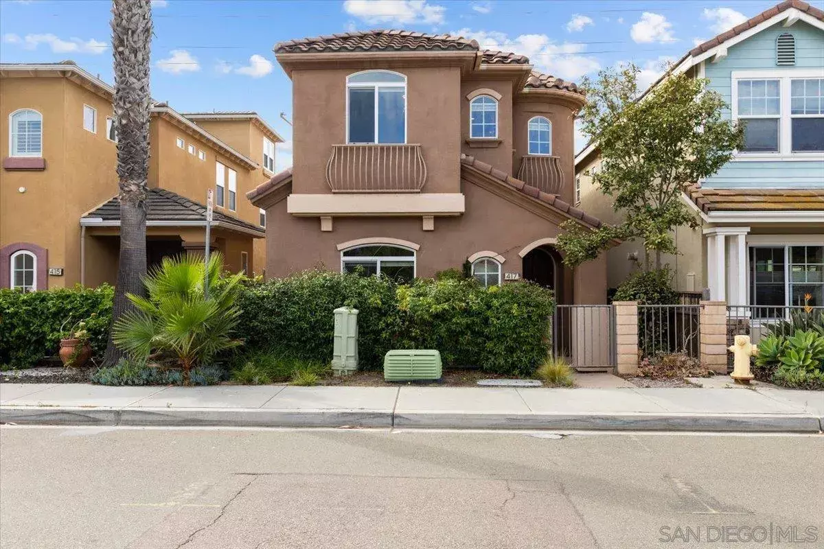 Solana Beach, CA 92075,417 N Cedros Ave