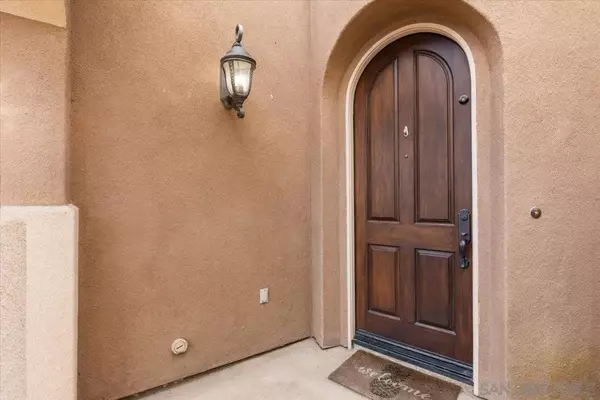 Solana Beach, CA 92075,417 N Cedros Ave